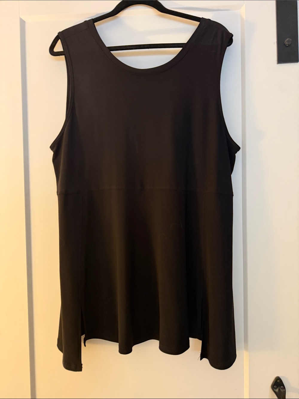 Women's Black Sleeveless Tank Top with Scoop Neck